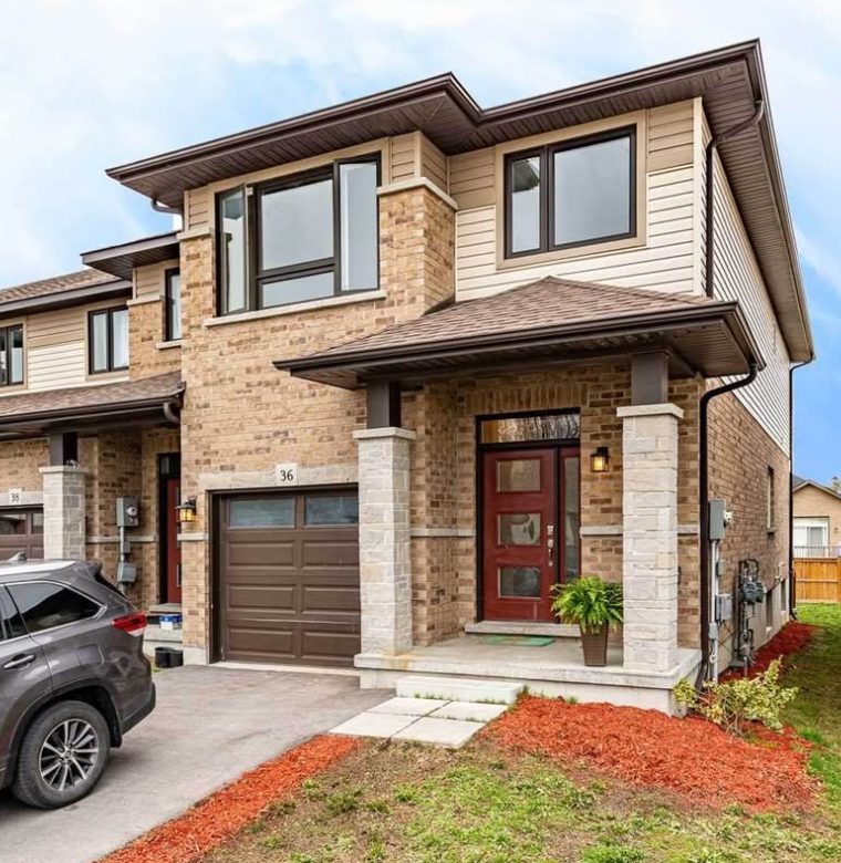 Front of 36 Ledgerock Court